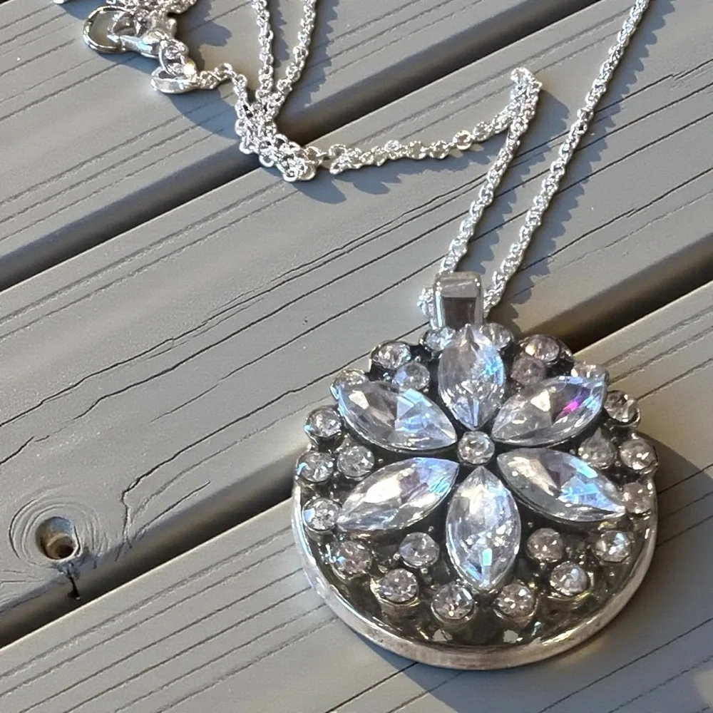 Vintage Costume Rhinestone Jewelry Assemblage: Floral Pendant Necklace